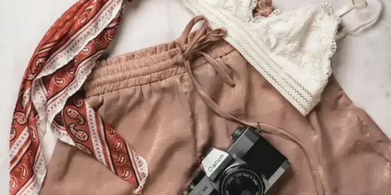 Chanel’in çıplak ayak görünümlü sandaletinin fiyatı dikkat çekti