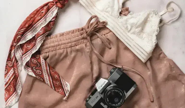 Chanel'in çıplak ayak görünümlü sandaletinin fiyatı dikkat çekti